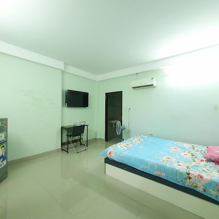 Hotel In Bui Vien Walking Street Хошимин Экстерьер фото